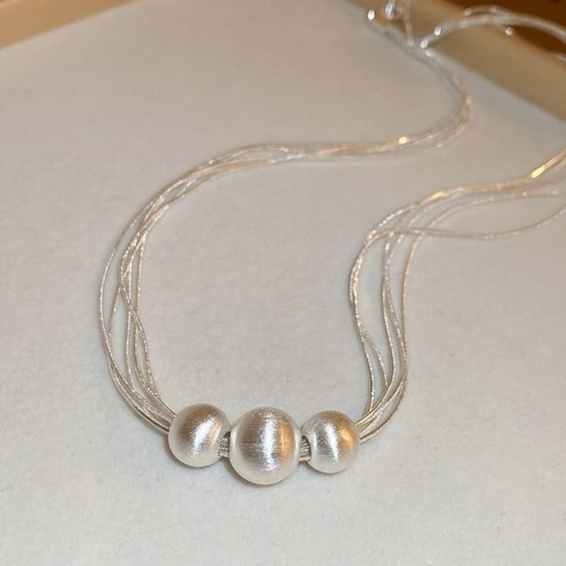 Dreifachperlenkette aus Sterlingsilber | SYLverae – Ruhiger Luxusschmuck