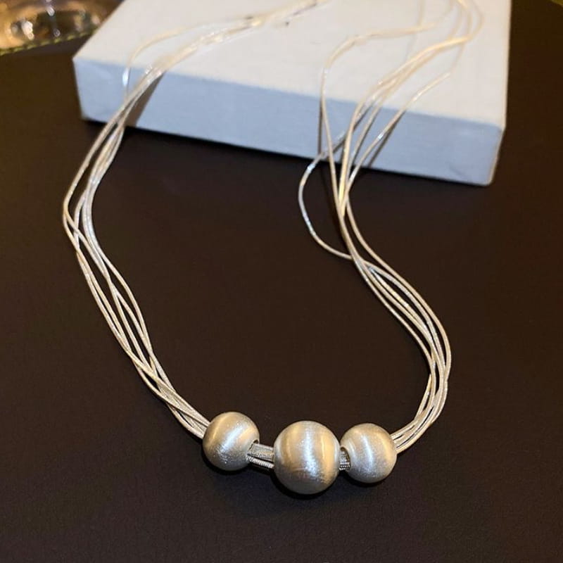 Dreifachperlenkette aus Sterlingsilber | SYLverae – Ruhiger Luxusschmuck
