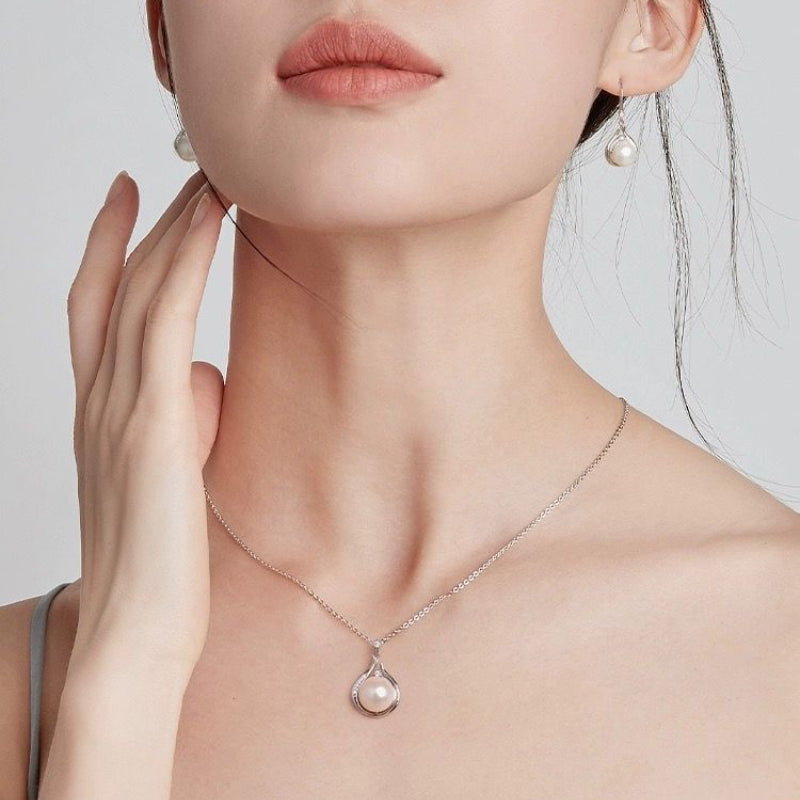 Sterling Silver Pearl Pendant Necklace | SYLverae Quiet Luxury Jewelry